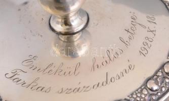 Ezüst (Ag) cukordoboz véséssel, üveg és ezüst tálcával. Jelzett, nettő 120,6 g, d:10-14 cm