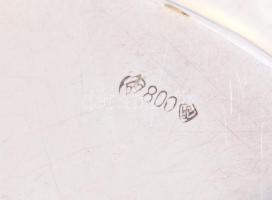 Ezüst (Ag) cukordoboz véséssel, üveg és ezüst tálcával. Jelzett, nettő 120,6 g, d:10-14 cm