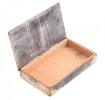 Tevan Margit (1901-1978): Fém doboz, plasztikus figurális díszítéssel, jelzés nélkül, kopott, 15x9x2...