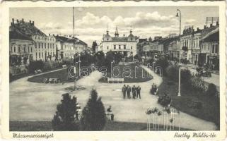 1942 Máramarossziget, Sighetu Marmatiei; Horthy Miklós tér, üzletek / square, shops (kopott sarkak / worn corners)