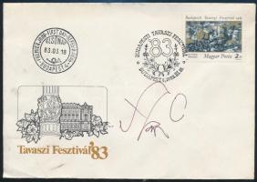Szász Endre (1927-2003) saját kezű aláírása a Budapesti Tavaszi Fesztivál borítékján az általa tervezett bélyeggel, alkalmi bélyegzéssel