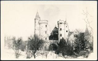cca 1940-1950 Székesfehérvár, Bory-vár, fotó, hátoldalon az építő Bory Jenő eredeti aláírásával, 14×9 cm