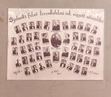 1927 A szolnoki felsőkereskedelmi iskola végzett növendékei, kartonra kasírozott fotó Szipál műterméből, szakadással, 22×29 cm
