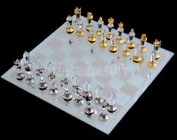 Iparművész kristály sakk készlet, díszdobozban, új állapotban. 25x25 cm / Crystal chess set