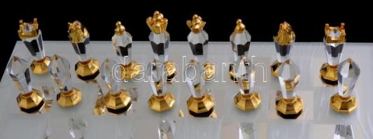 Iparművész kristály sakk készlet, díszdobozban, új állapotban. 25x25 cm / Crystal chess set