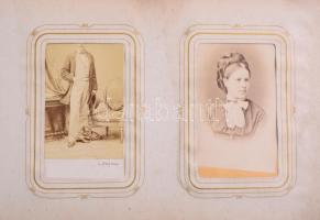 cca 1860 A Fabricius, Kuncz, Ghyczy családok fotóalbuma a családtagok és főrangú ismerőseik vizitkártyáival. 46 db fotó korabeli, sérült vászonkötésű albumban. A fotók jó része feliratozott
