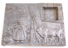 Nagy méretű fém hamutartó és asztaldísz, magyaros pásztor jelenettel. Fém dombormű. 27x21 cm