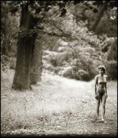 Fiatalok és csodaszépek - Menesdorfer Lajos (1941-2005) budapesti fotóművész hagyatékából, eltérő id...