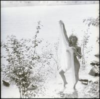 Csintalan, csacsogó csecsebecsék - Menesdorfer Lajos (1941-2005) budapesti fotóművész hagyatékából, ...