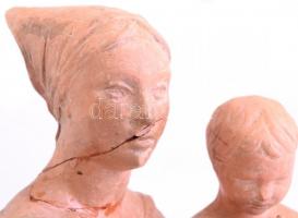 G. Fekete Géza (1906-1976): Anya gyermekével. Terrakotta szobor. Törött, ragasztott. Jelzett. 40 cm