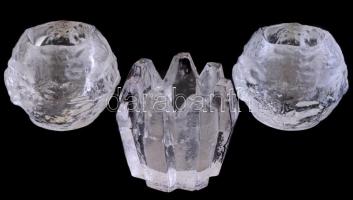 3 db kristály üveg kínáló, gyertyatartó. Jelzett matricával. m: 7,5 cm