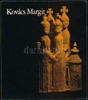 1970 Kovács Margit keramikusművész Műcsarnoki kiállítási katalógusa, művész által dedikálva, laza lappal