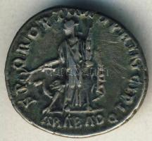 Római Császárság TRAIANUS 98-117. Denar Ag T:2