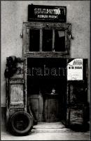 cca 1977 Oravecz István: Megifjodott öregség, feliratozott vintage fotóművészeti alkotás, kasírozva, 39,5x25,5 cm