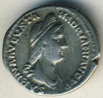 Római Császárság SABINA 136. Denar Ag T:2/3+ R!