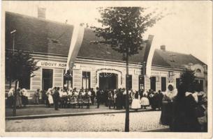 1939 Hodonín, Göding; Folklore festival, shops. photo