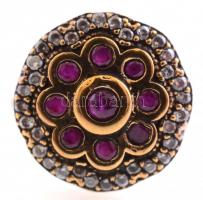 Ezüst(Ag) kövekkel gazdagon díszített gyűrű, jelzett, méret: 58, bruttó: 6,85 g