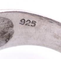 Ezüst(Ag) gyűrű, zománcozott díszítéssel, jelzett, méret: 52, bruttó: 10,11 g