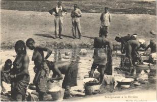 1917 Dakar, Senegalaises a la Riviere / Senegalese folklore, half-nude women washing in the river