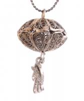 Ezüst(Ag) nyaklánc, filigrán függővel, jelzett, h: 50 cm, nettó: 11,07 g