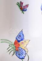 Kínai pillangós porcelán váza, kézzel festett, jelzett, kis kopásnyomokkal, m: 34 cm