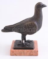 Bronz galamb, talapzaton, lába sérült, m: 17 cm