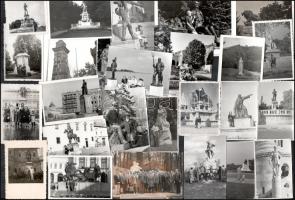 cca 1930-1940 Kb. 32 db fénykép köztéri szobrokról, 6×6 és 13×18 cm közötti méretekben