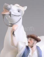 Herendi lovát fékező. lófékező csikós legény, kézzel festett, jelzett. sérült: kantárja hiányos, m 2...