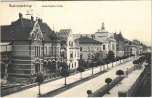 1912 Besztercebánya, Banska Bystrica; Deák Ferenc utca, villák. Machold F. kiadása / street view with villas + ZÓLYOM-BREZÓ - ZÓLYOM 97. SZ. vasúti mozgóposta bélyegző