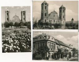 Gyöngyös. Képzőművészeti Alap Kiadóvállalat - 3 db modern képeslap (Kossuth utca, Szent Bertalan templom)
