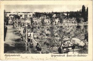1943 Hajdúszoboszló, Gyógymedencék, fürdőzők (EK)