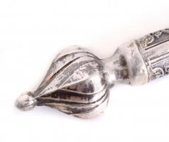 Ezüst(Ag) szervírozó kanál, jelzett, h: 31 cm, nettó: 146 g