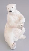 Porcelán jegesmedve R jelzéssel az alján, kézzel festett, kis kopásokkal, m: 22 cm