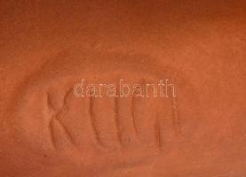 Kligl Sándor (1945): Csókolózó pár.Terrakotta. Jelzett. m: 23,5 cm