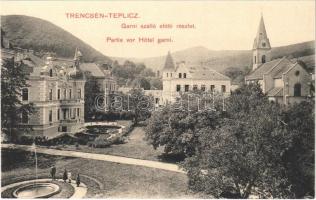 Trencsénteplic-fürdő, Kúpele Trencianske Teplice; Garni szálló előtti részlet, templom / hotel, church