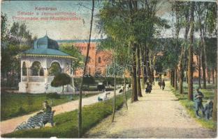 Komárom, Komárnó; Sétatér a zenepavilonnal / promenade with music pavilion (szakadás / tear)