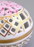 Herendi áttört tojás bonboniere, kézzel festett, jelzett, kopással, 11,5x6,5x7,5 cm