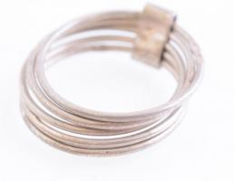 Ezüst(Ag) öt karikából álló gyűrű, jelzett, méret: 53, nettó: 2,78 g