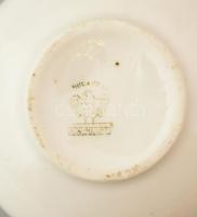 Aquincumi porcelán dobozka, kézzel festett, jelzett, belső peremén kis lepattanásokkal, d: 6 cm