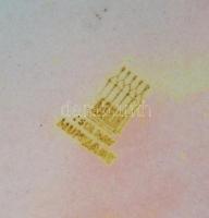 Zsolnay eozin mázas vadász jelenetes (vadkan és kutyák) névjegytartó. Jelzett, lepattanással m: 12 c...