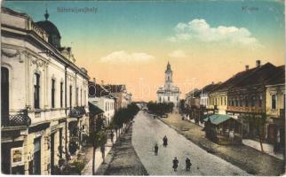 1916 Sátoraljaújhely, Fő utca, templom, Révész S. és rövidáru bazár üzlet. Vasúti levelezőlapárusítás 4.sz. 1916.