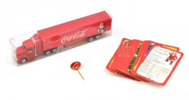 Coca Cola teherautó, eredeti csomagolásában, kitűzővel, játékkártyával, jó állapotban