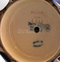 Zsolnay amfora váza udvarlási jelenettel. XIX. sz. vége. Kézzel festett, jelzett (máz alatti kék csa...