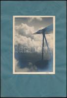 1939 Felhők között, repülőről készített művészfotó, papírra ragasztva, 18×13 cm