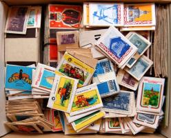 1025 darab szovjet gyufacímke dobozban