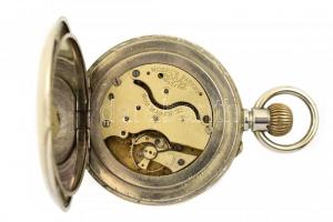 Moeri angol 8 napos zsebóra. Fém tokos, jelzett szerkezettel, sérült számlappal, működő állapotban d...