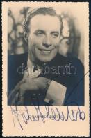 cca 1948 Johannes Heesters (1903-2011) holland származású, 1936 óta Németországban élt és dolgozott színész, zenész és énekes autográf aláírása őt ábrázoló fotólapon / autograph signature on photocard