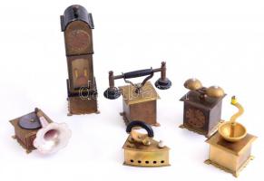 6 db mini réz tárgy, közte: telefon, vasaló, 2 db óra, örlő, gramofon, m: 5 cm-től 13,5 cm-ig