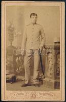 1886 Szalay József nagyváradi katona karddal és szivarral, Fekete S. vizitfotó, hátoldalon feliratozva, 10,5×6,5 cm