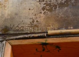 Móga Sándor (1927): Geometrikus domborműdíszes réz dobozka fa betéttel, jelzett, 17x17x6 cm